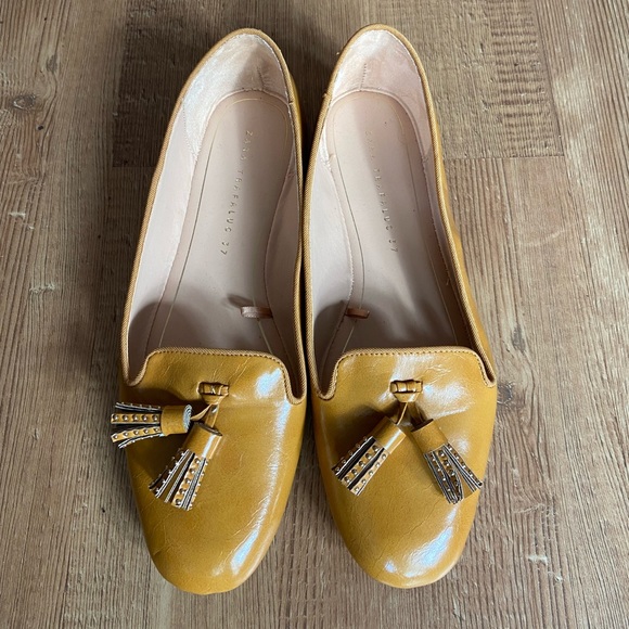 ZARA Tassel Flats. Size 7.5 - Picture 1 of 4